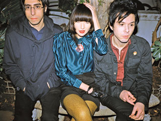 Видеоклипът „Heads Will Roll“ на Yeah Yeah Yeahs: Адски брилянтен