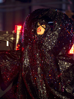 Lady Gaga'nın 'New Year's Rockin' Eve' performansı