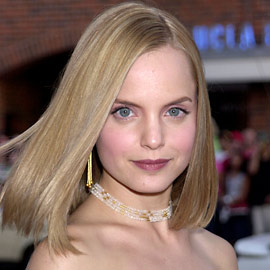Mena Suvari rejoindra le casting de 'Six Feet Under'