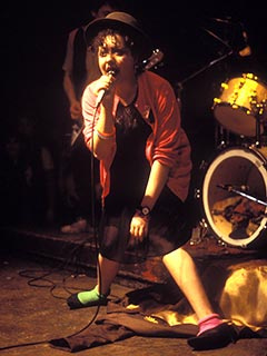 Легенда панка Poly Styrene из X-Ray Spex скончался в возрасте 53 лет