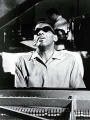 O privire înapoi la viața lui Ray Charles