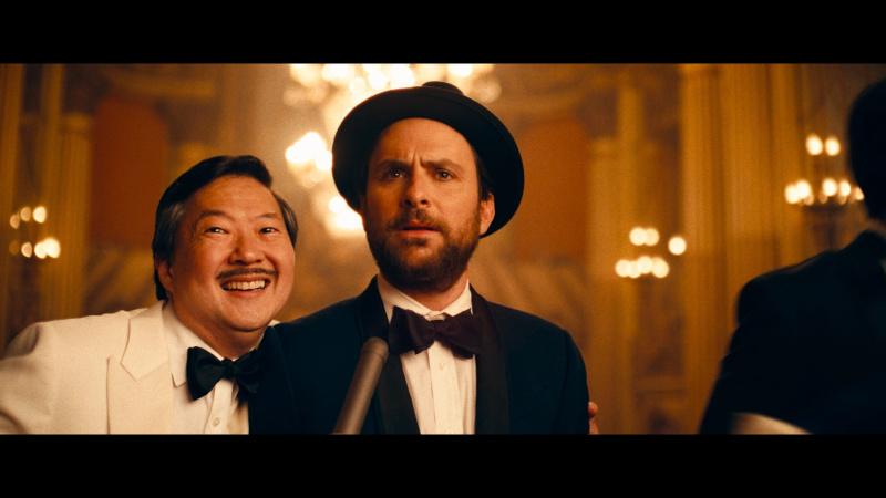 Trailer k filmu „Fool's Paradise“: Charlie Day vo svojom režisérskom debute rozbije hollywoodsku mašinériu