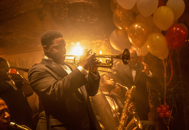 Jovan Adepo spielt Sidney Palmer in Babylon von Paramount Pictures.