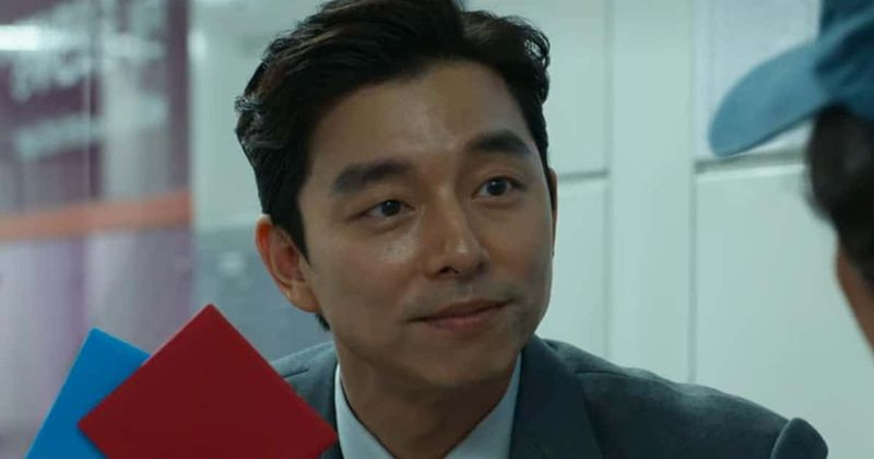 As pessoas agora querem que Gong Yoo lhes dê um tapa na vida real depois de assisti-lo em 'Squid Game'