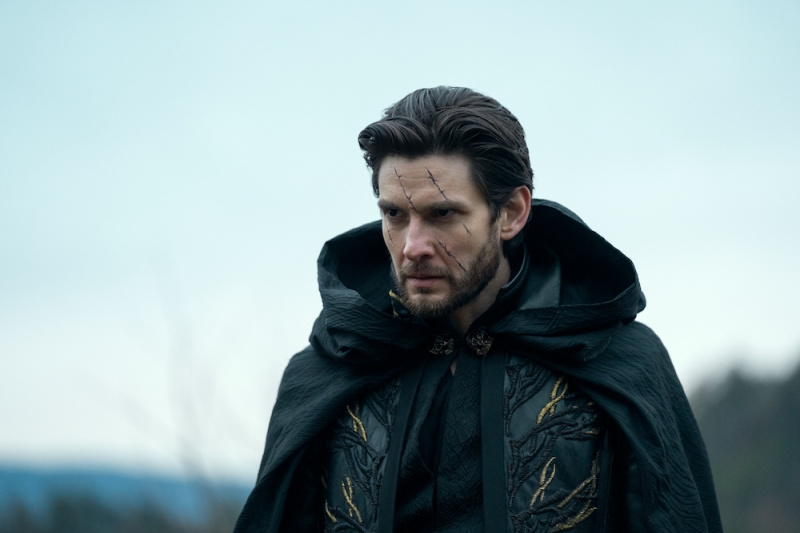   Schatten und Knochen. Ben Barnes als General Kirigan in Episode 203 von Shadow and Bone. Kr. Dávid Lukács/Netflix © 2022